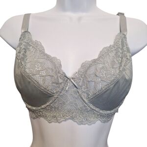Light Blue Lace Overlay Underwire Bra with Adjustable Straps 36C. NWOT.